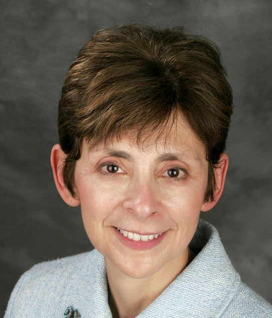portrait of Lynn Fuchs